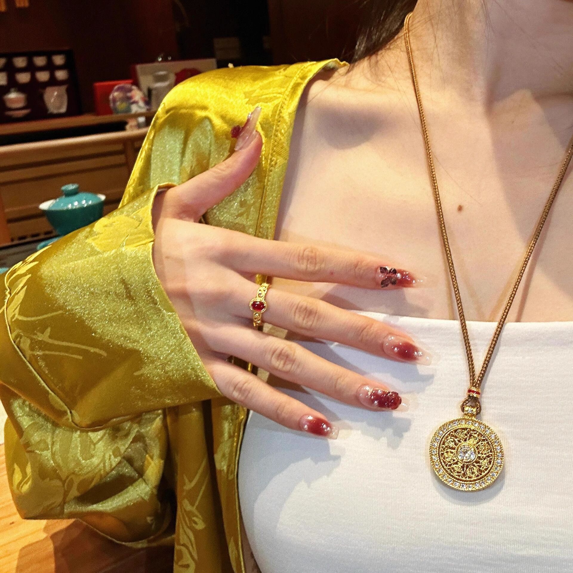 铜合金项链 新中式复古镂空时尚可转动八宝罗盘吊坠项链毛衣链