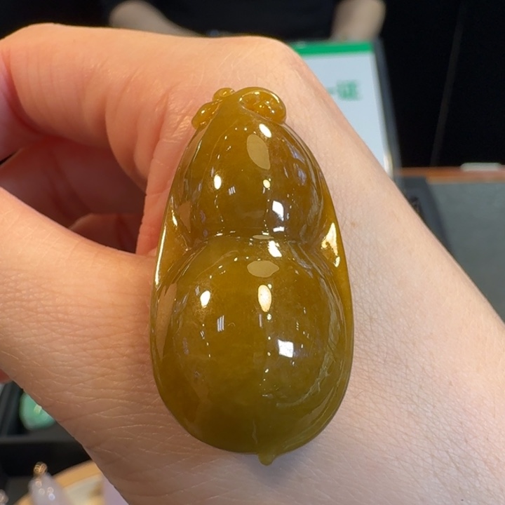 翡翠未镶嵌挂件福豆