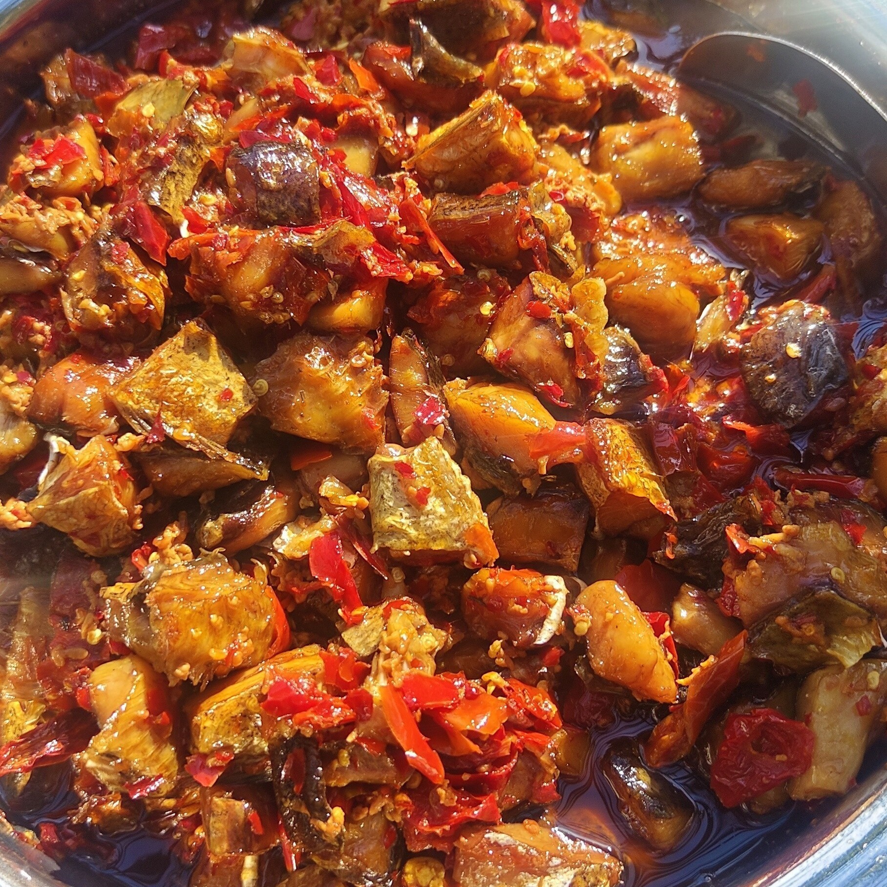 江西特产香辣即食鱼块农家菜籽油酒糟鱼烟熏鱼下饭菜