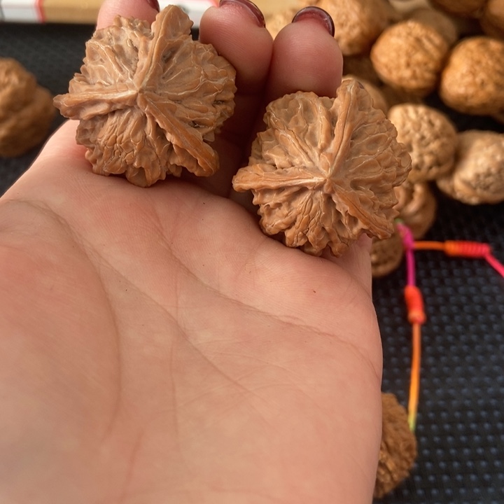 猴头核桃吊坠33三棱