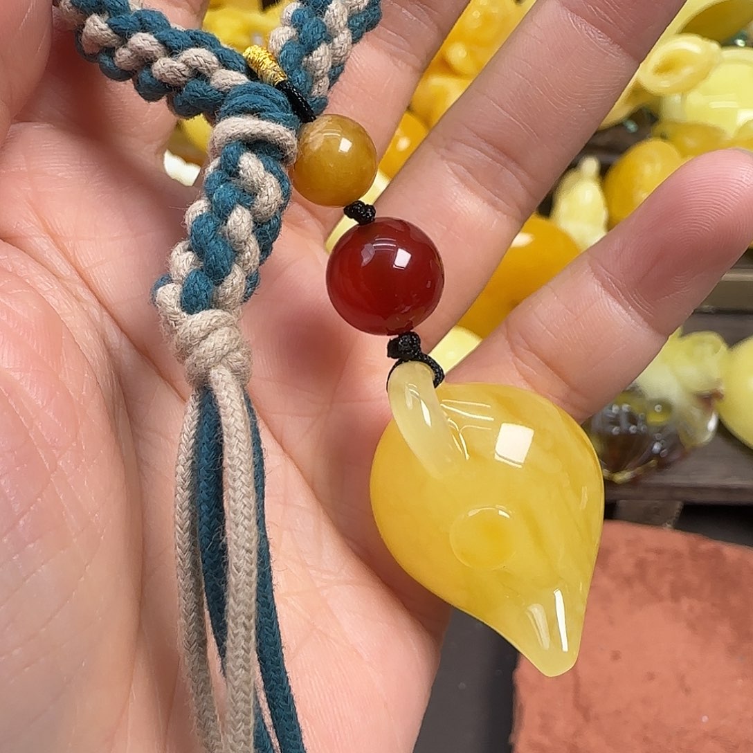 蜜蜡未镶嵌珠宝奇石