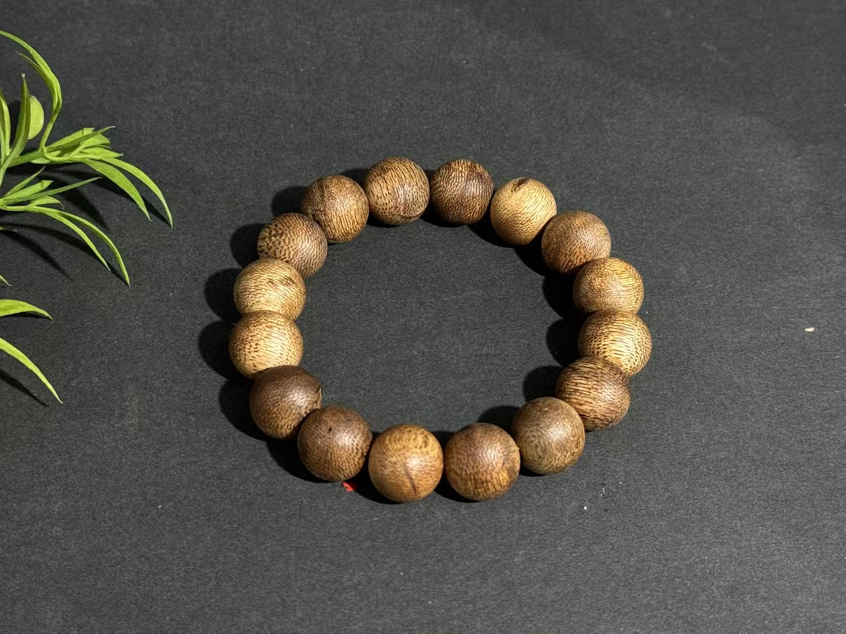 【福瑞文玩】蓝宝沉香木作手串15mm-Z333