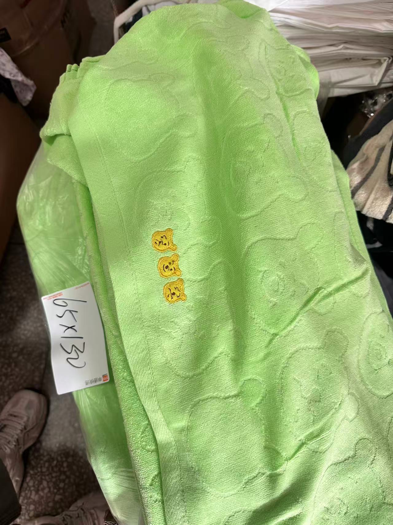 《兵哥外贸》3楼60×130绿色提花割绒绣花动物浴巾 发一条