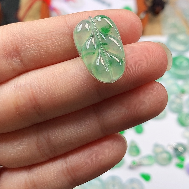 翡翠吊坠(不含链)未镶嵌叶子