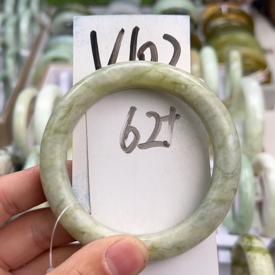 岫玉手镯未镶嵌天然岫玉微瑕