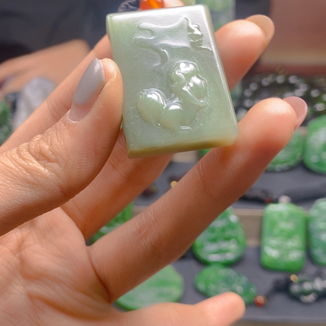 和田玉未镶嵌颈饰