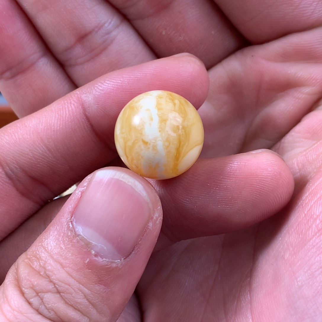 琥珀裸石未镶嵌?*?圆珠