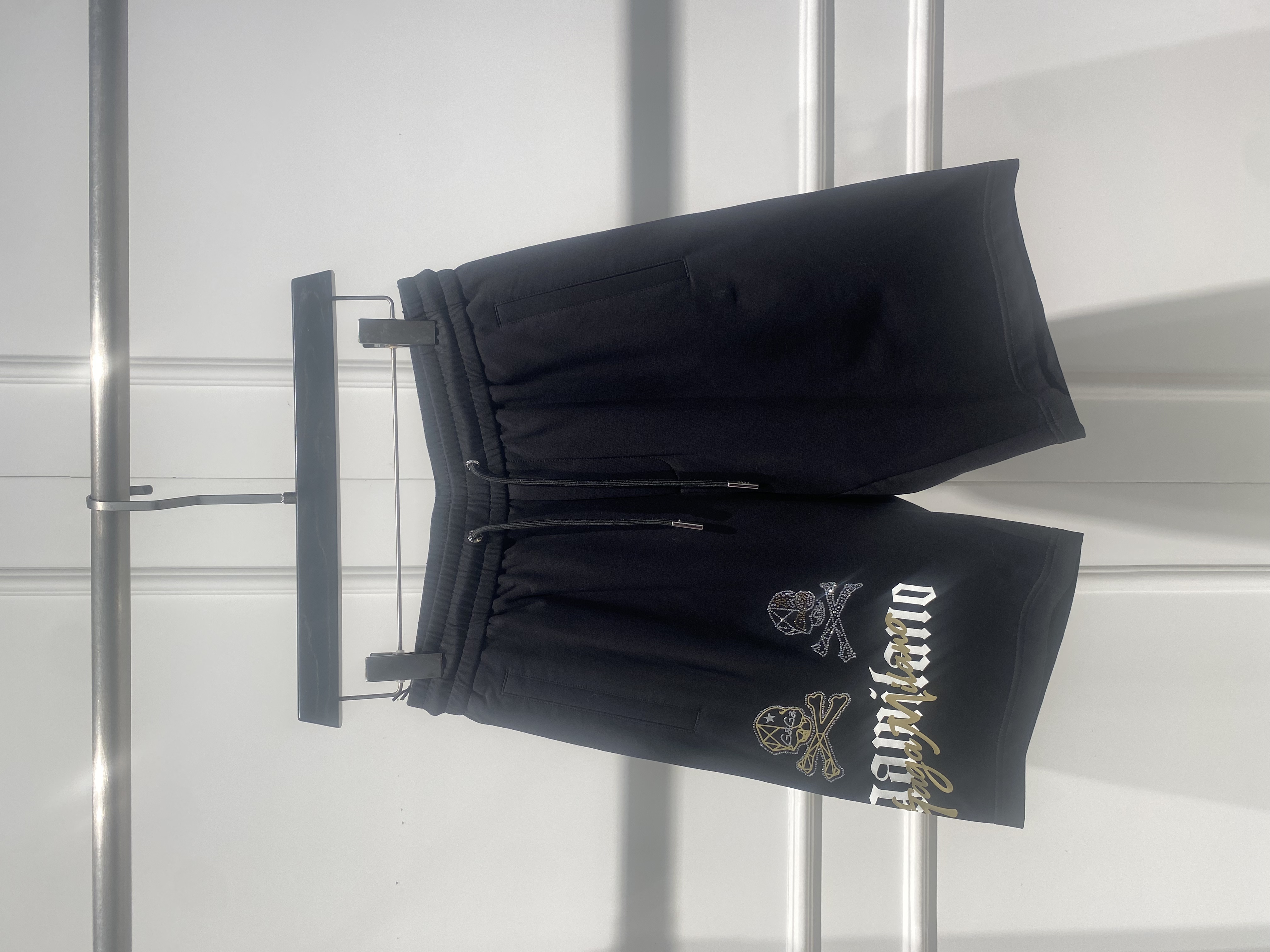 【意大利GaGa】夏季时尚百搭男士烫钻字母运动松紧腰黑色休闲短裤