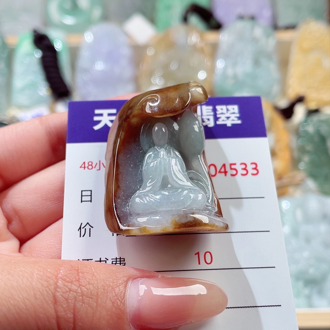 翡翠未镶嵌颈饰悟道