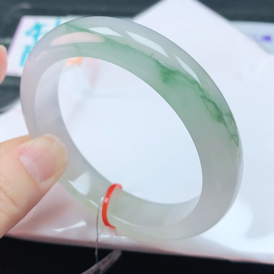 翡翠手镯未镶嵌58圈