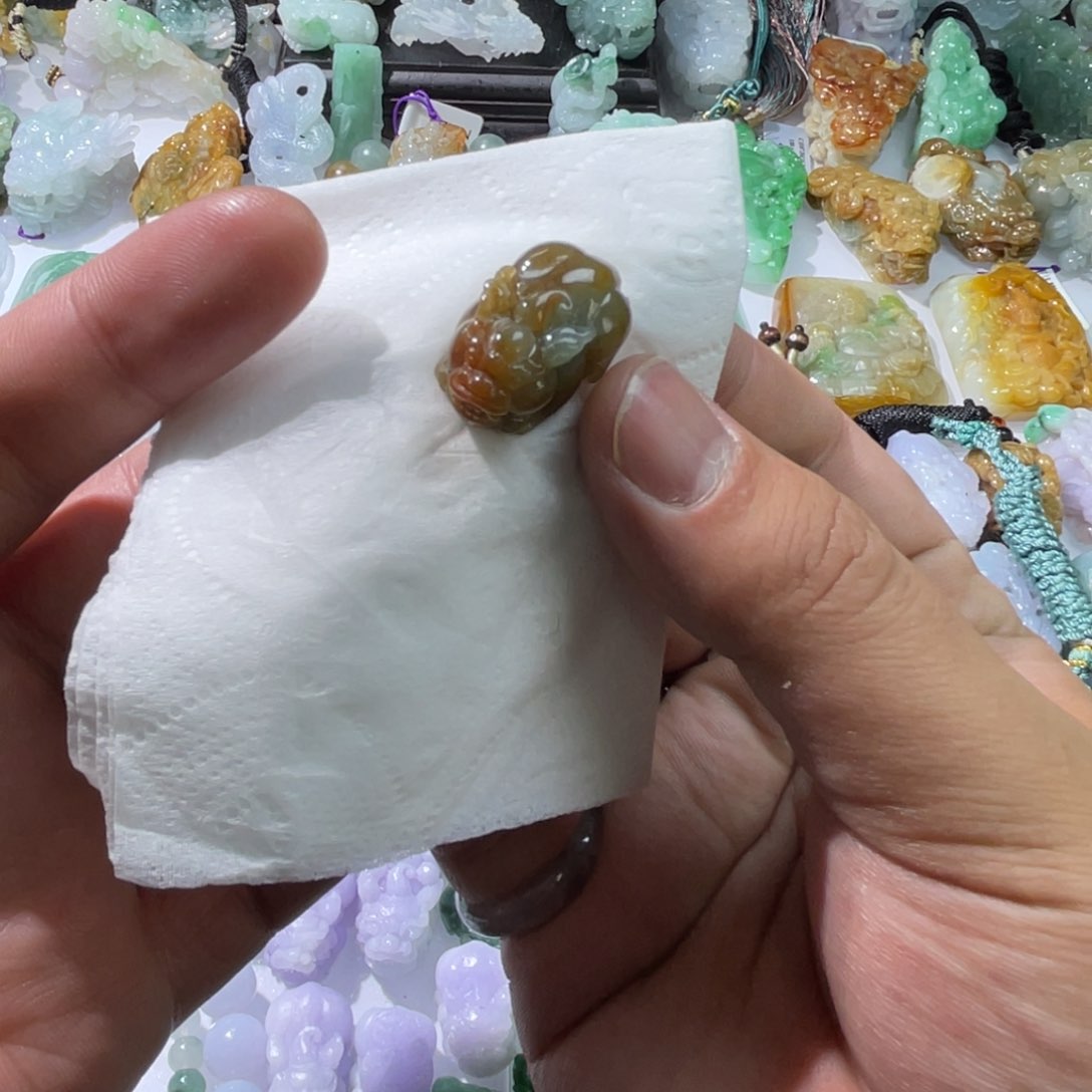 翡翠颈饰未镶嵌天然
