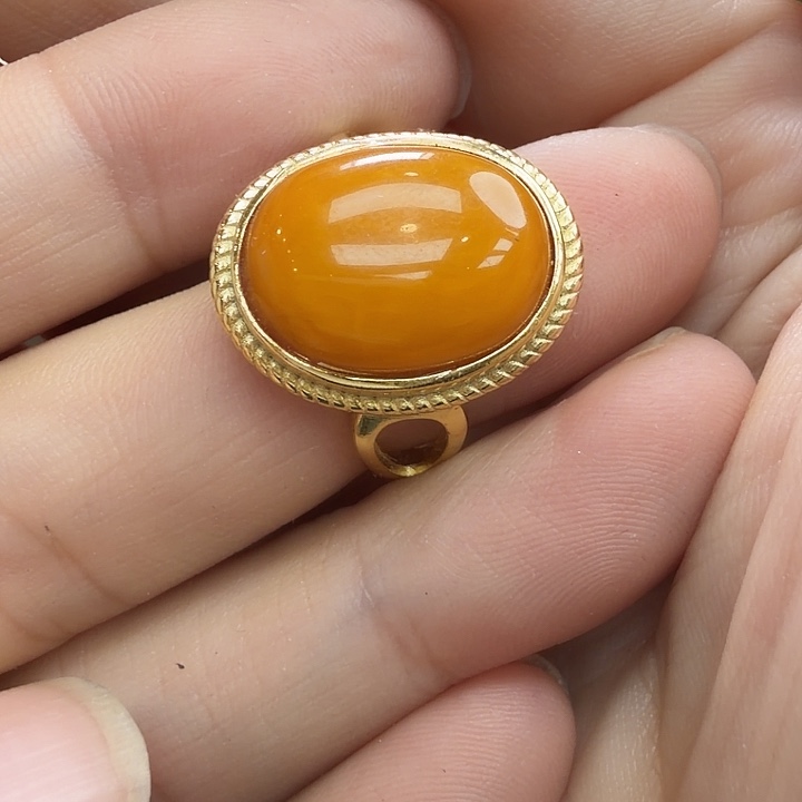 田***丽琥珀未镶嵌珠宝奇石