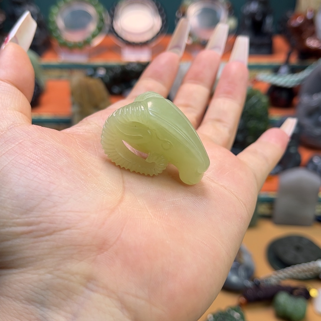 未镶嵌和田玉挂件