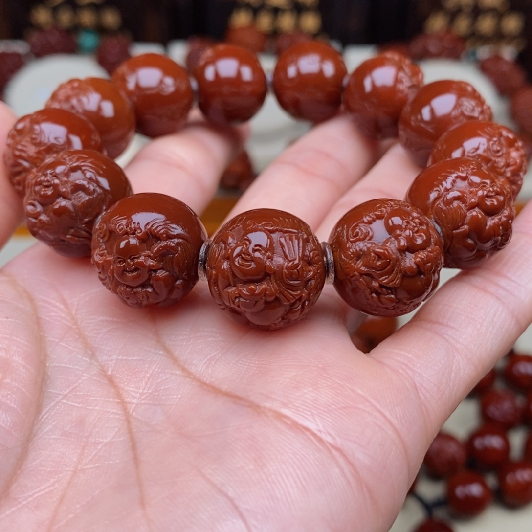 橄榄核吊坠魔**炮弥勒，