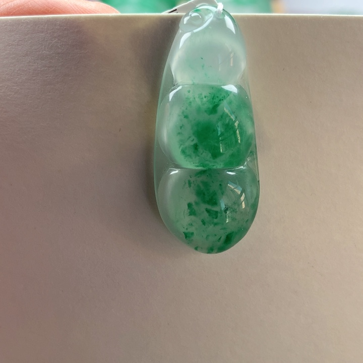 石英质玉未镶嵌颈饰