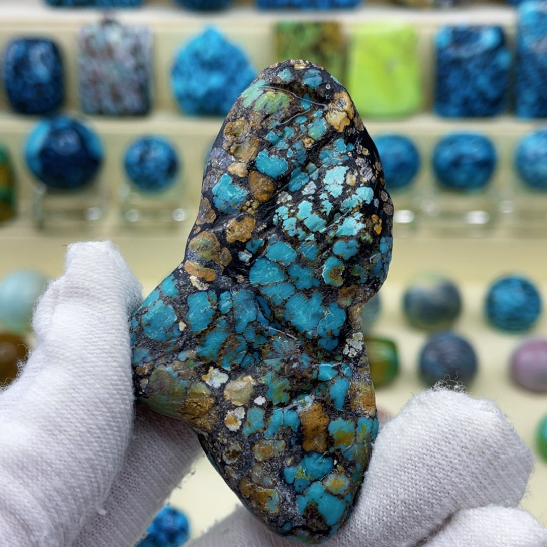 未镶嵌绿松石颈饰