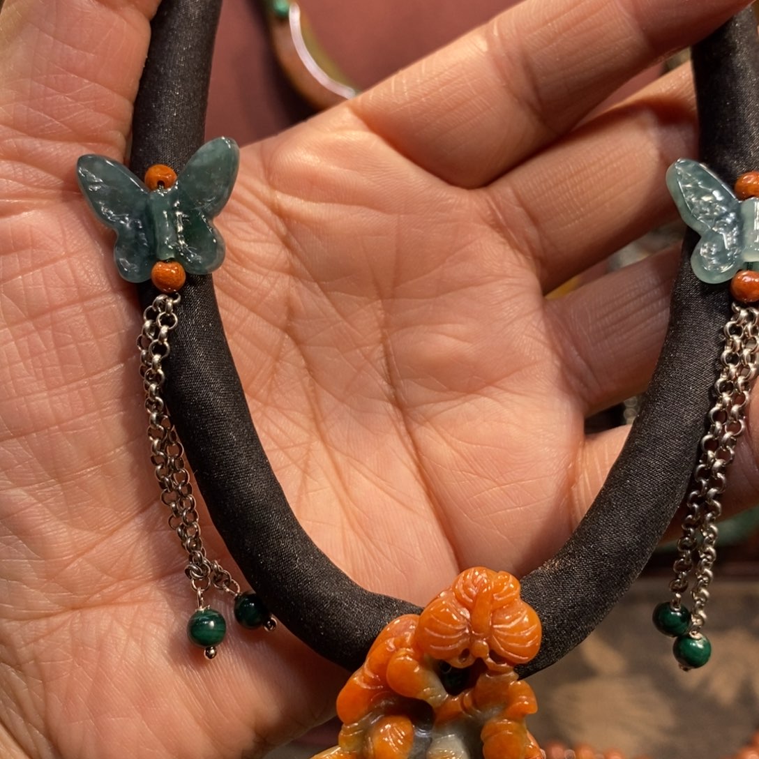 翡翠吊坠(赠链)未镶嵌