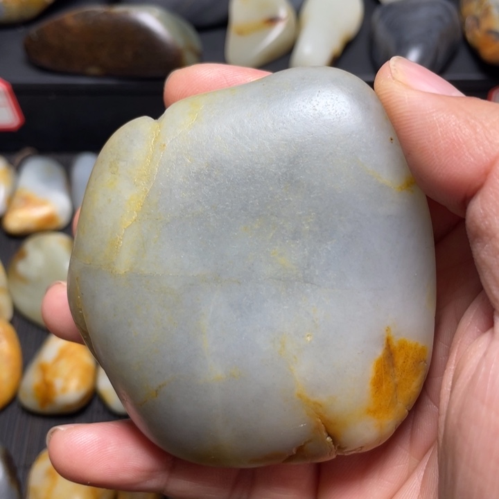 和田玉未镶嵌把件12