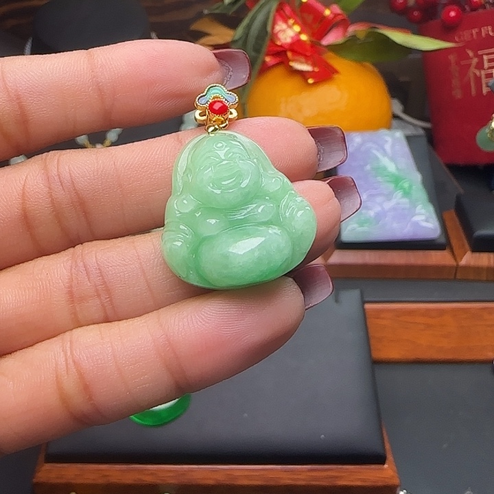 翡翠颈饰未镶嵌佛公吊坠