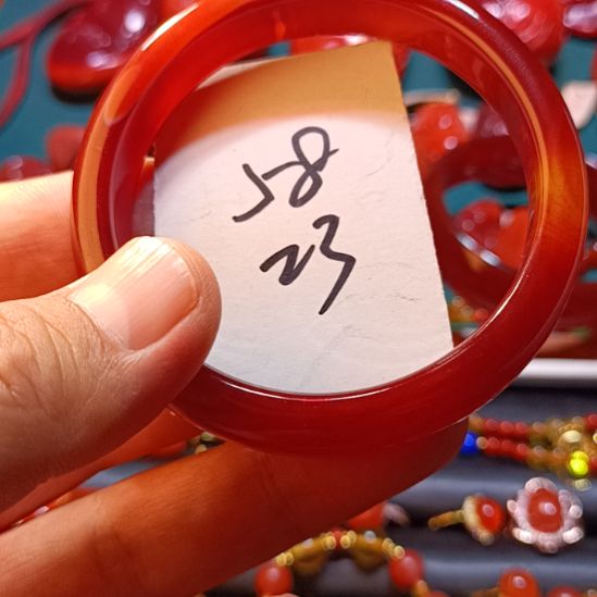 玛瑙/玉髓手镯未镶嵌