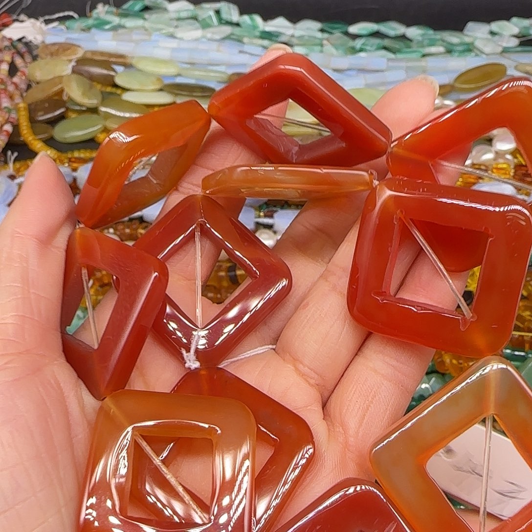 玛瑙/玉髓合金珠宝半成品红玛瑙菱形36mm一条