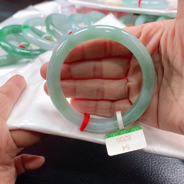 翡翠手镯未镶嵌54545454