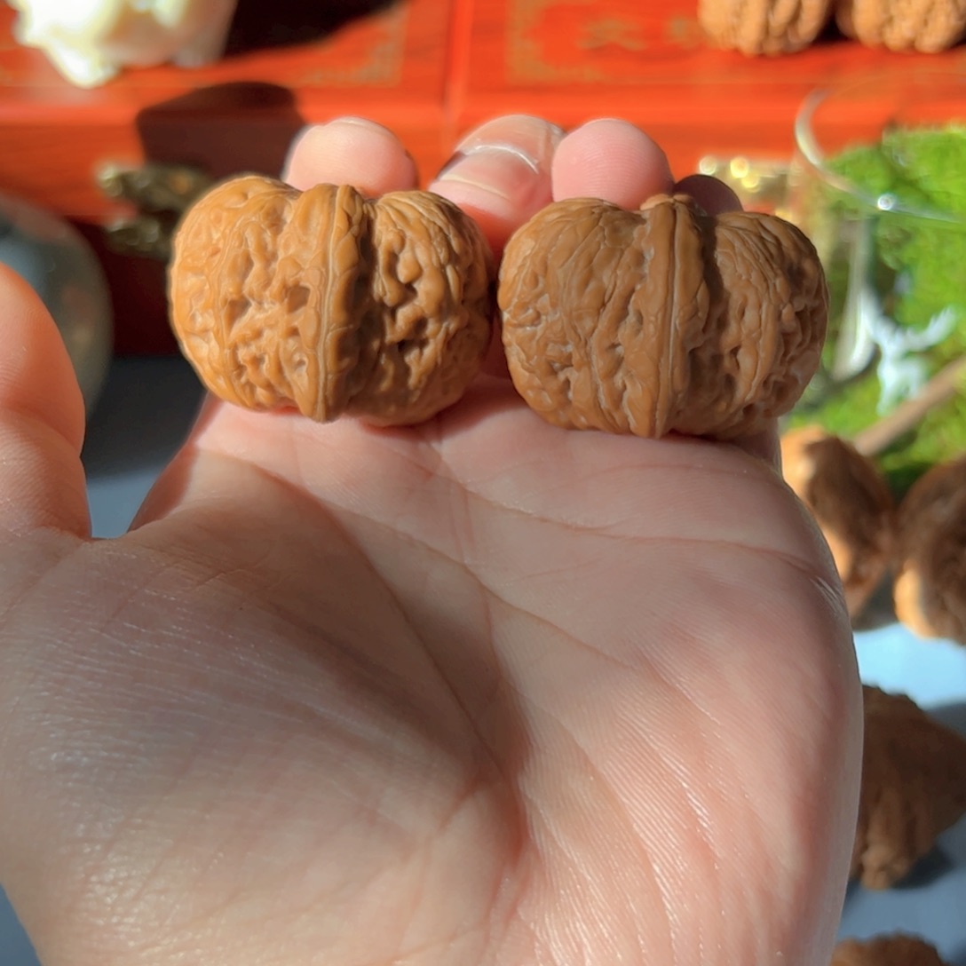 文玩核桃把件岩*金锭元宝