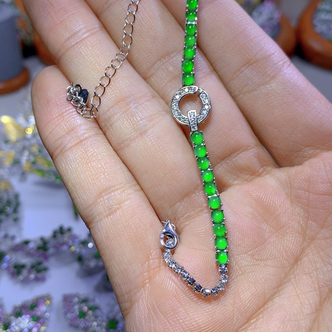 翡翠颈饰银S925镶嵌天然翡翠