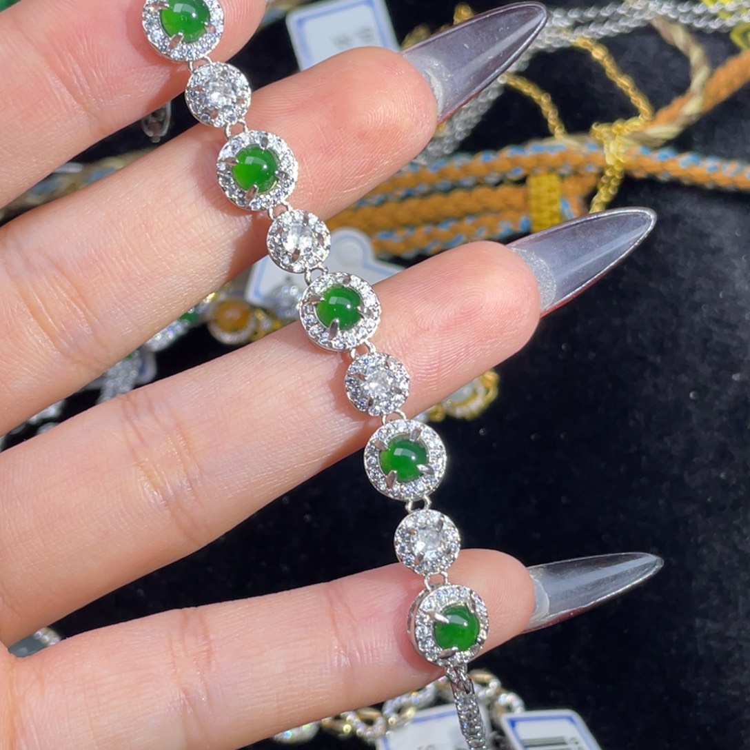 翡翠合金颈饰翡翠