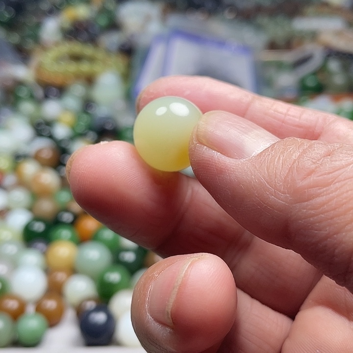 颈饰未镶嵌和田玉宫*