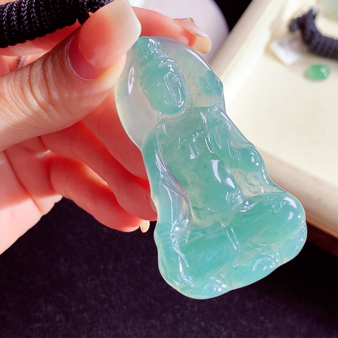 颈饰未镶嵌翡翠天然