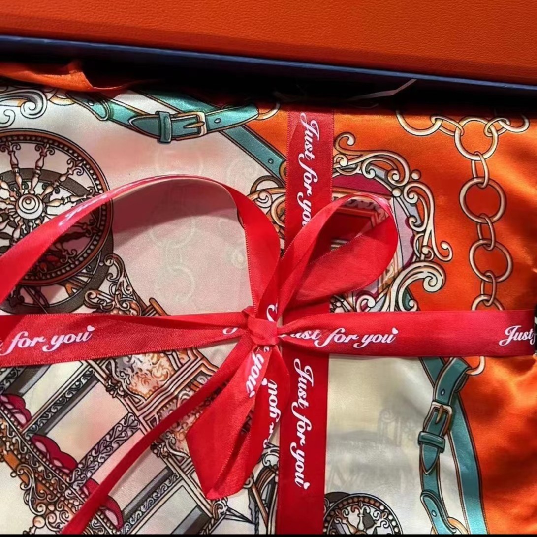 【宠粉福利】大方气质大方女士百搭时尚丝巾-颜色随机50*50