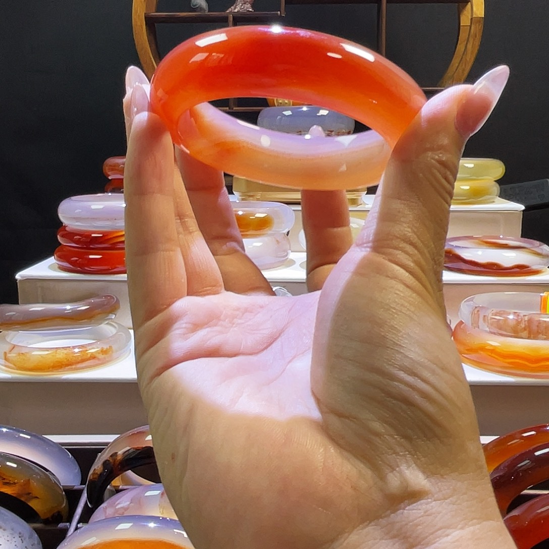 玛瑙/玉髓手镯未镶嵌