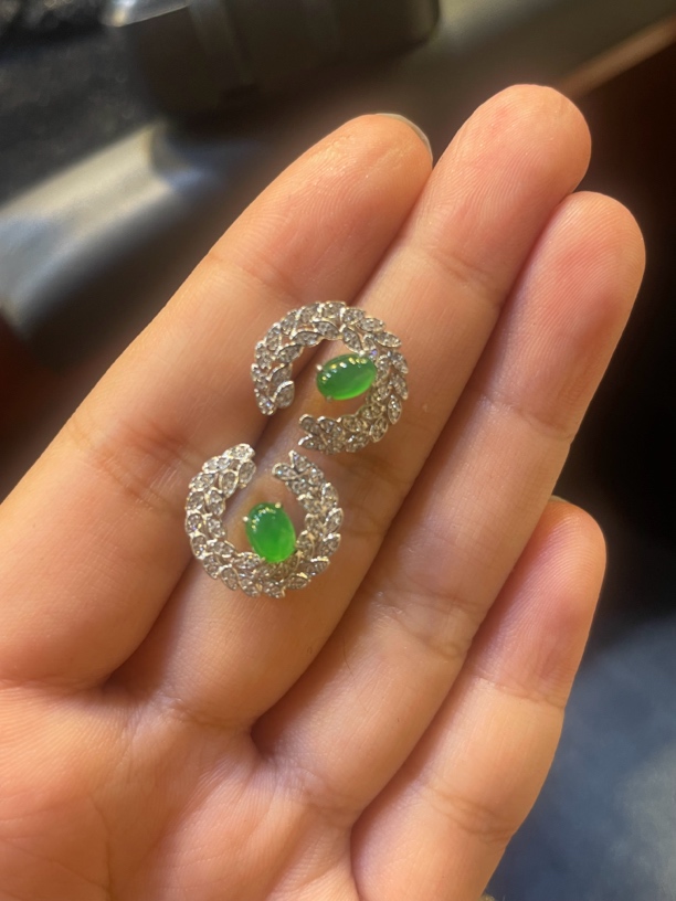 18K蛋面耳钉，天然缅甸翡翠