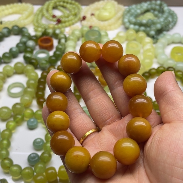 蛇纹石玉手串未镶嵌