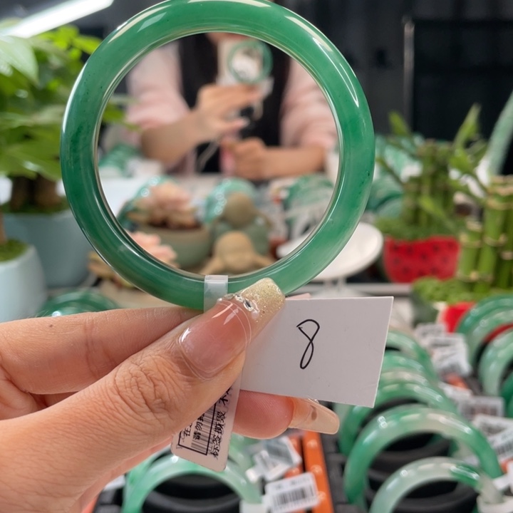 石英质玉手镯未镶嵌天然A货非洲翠手镯