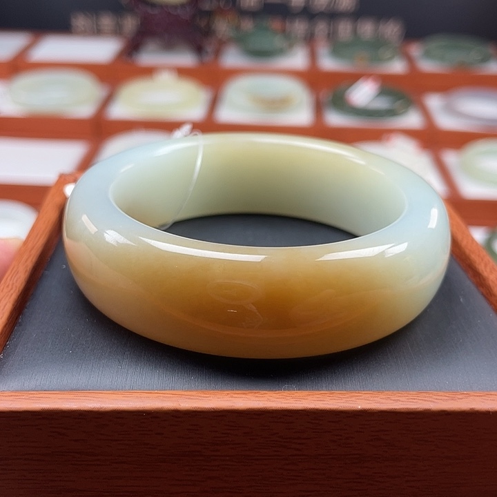 和田玉未镶嵌手镯新疆且末