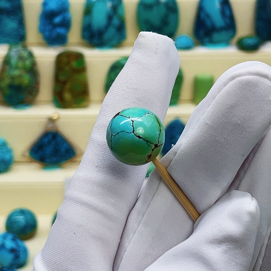 绿松石未镶嵌颈饰