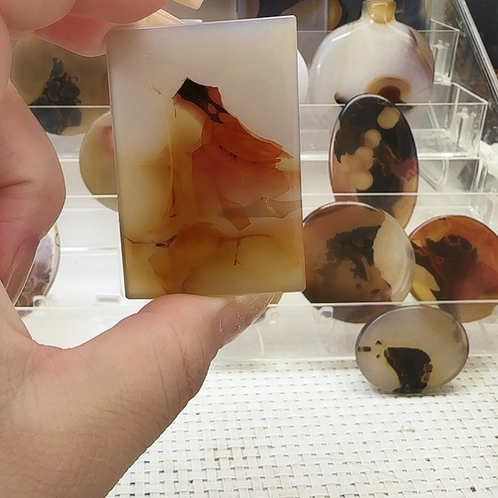 玛瑙/玉髓未镶嵌珠宝奇石