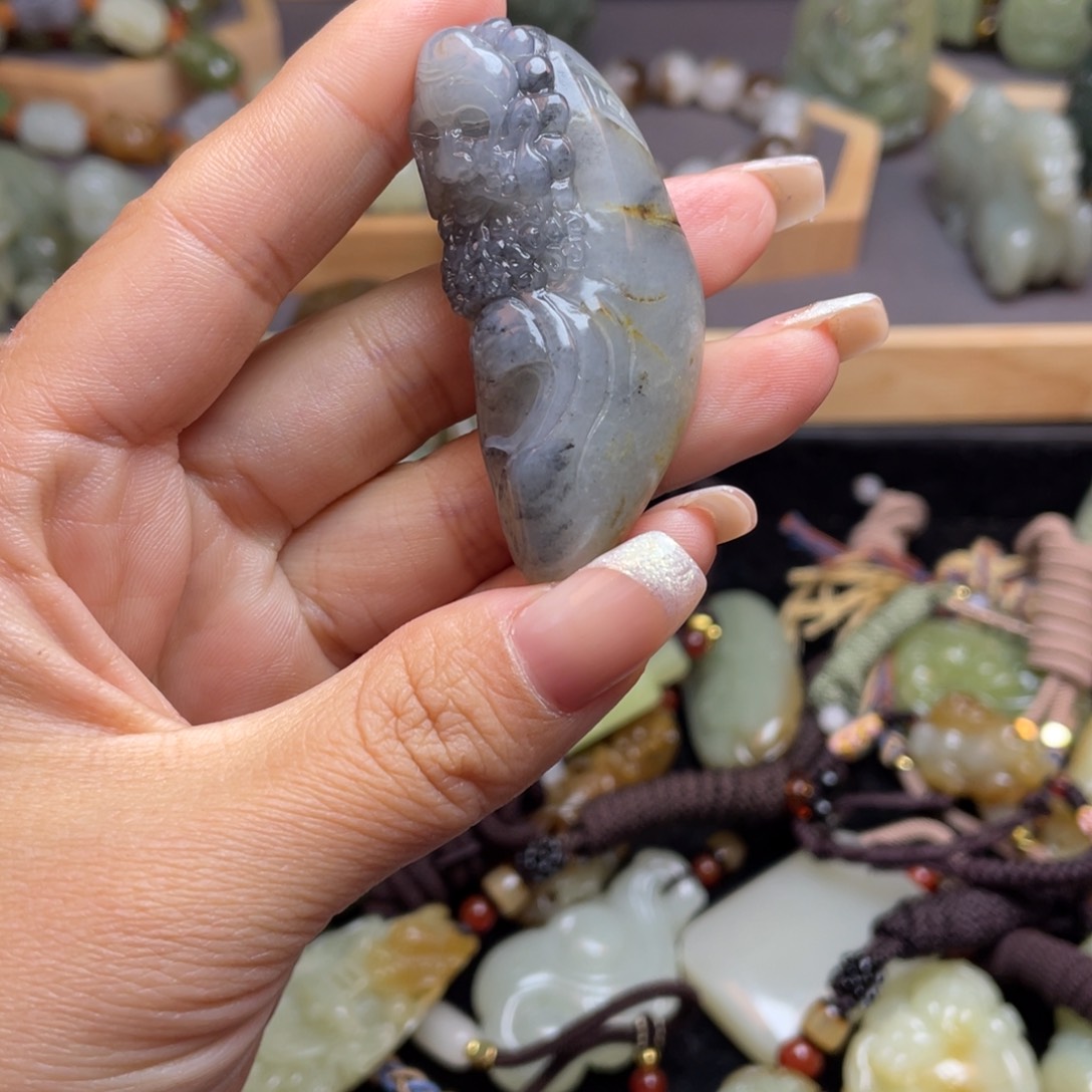 和田玉颈饰未镶嵌