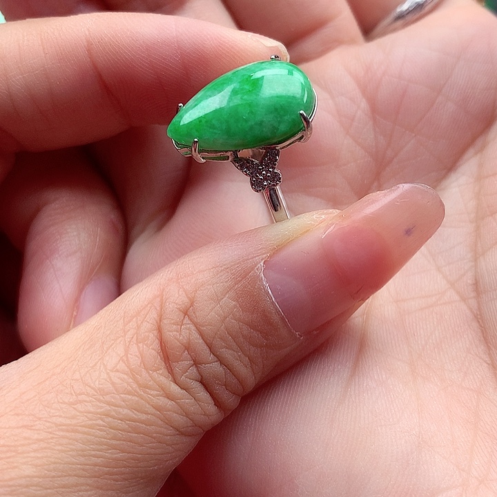 翡翠颈饰银S925镶嵌翡翠