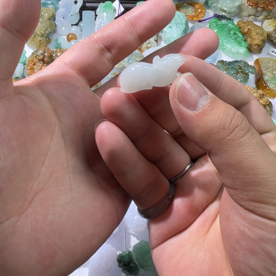 翡翠颈饰未镶嵌天然