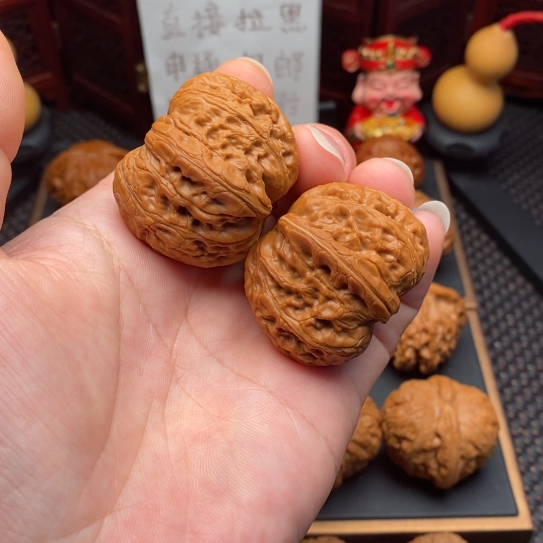 把件文玩核桃特价42尺翘肩膀元宝