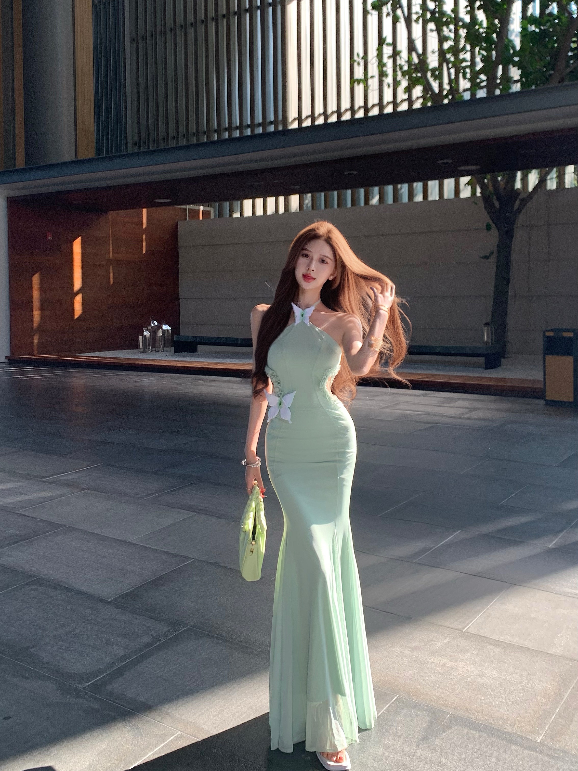 【紫琪现货专属无运补】网纱度风镂空显瘦鱼尾立体蝴蝶装饰连衣裙夏