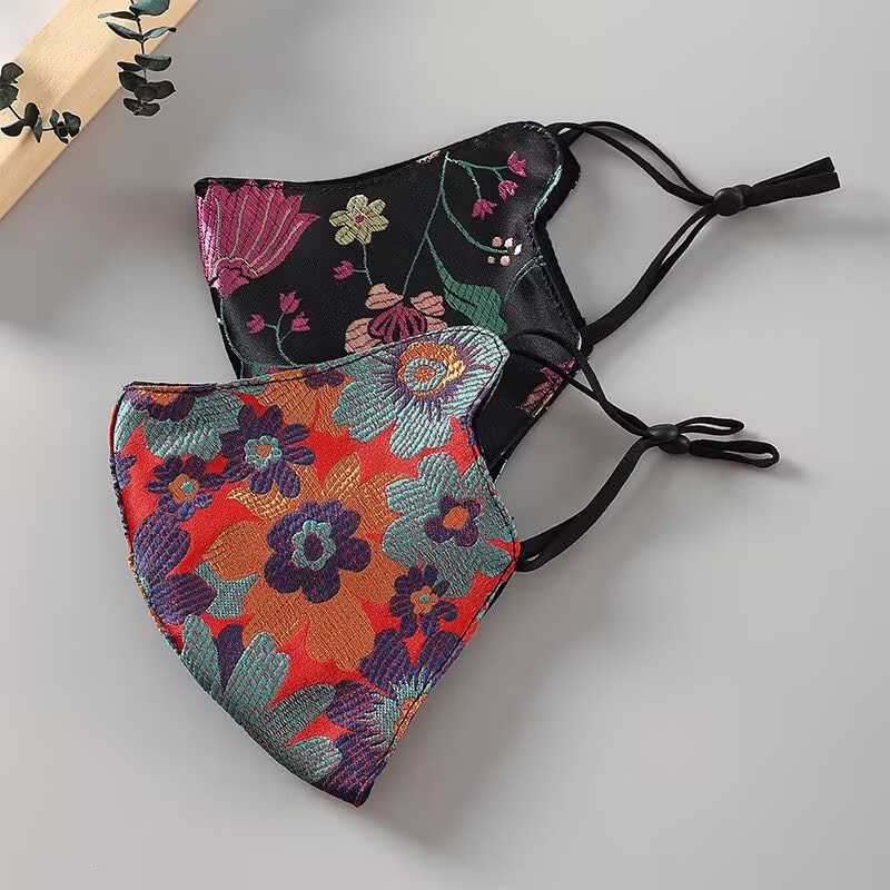 女立体仿缎面印花口罩透气新中式女高颜值防风面罩显脸小可清洗13