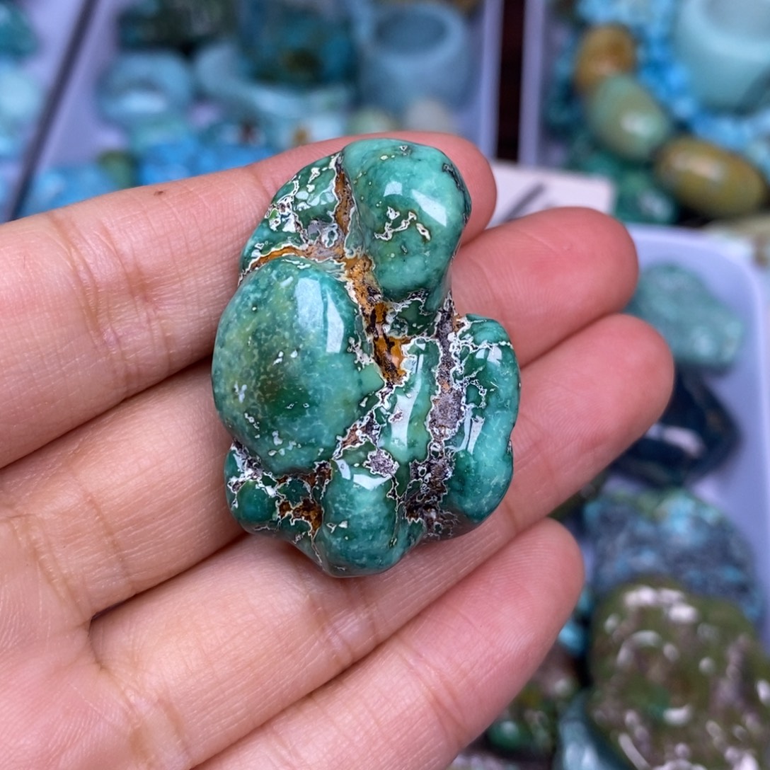 绿松石未镶嵌颈饰