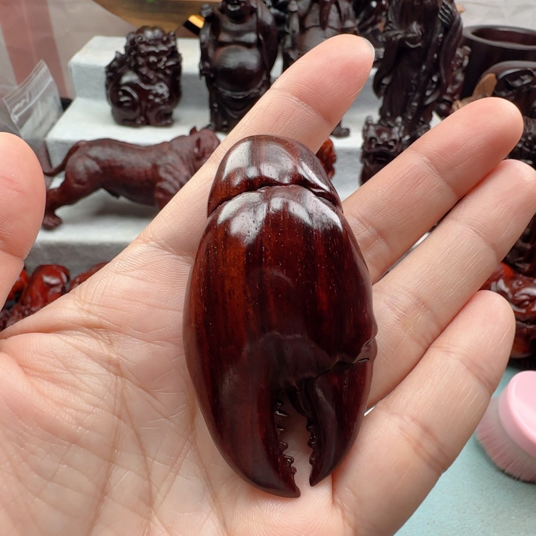 小叶紫檀把件等**人手里有钱