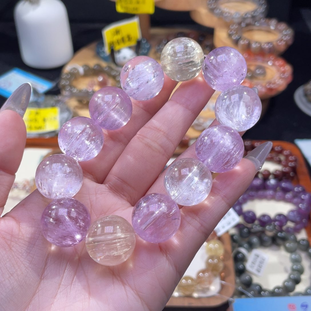 手串锂辉石未镶嵌艾****C