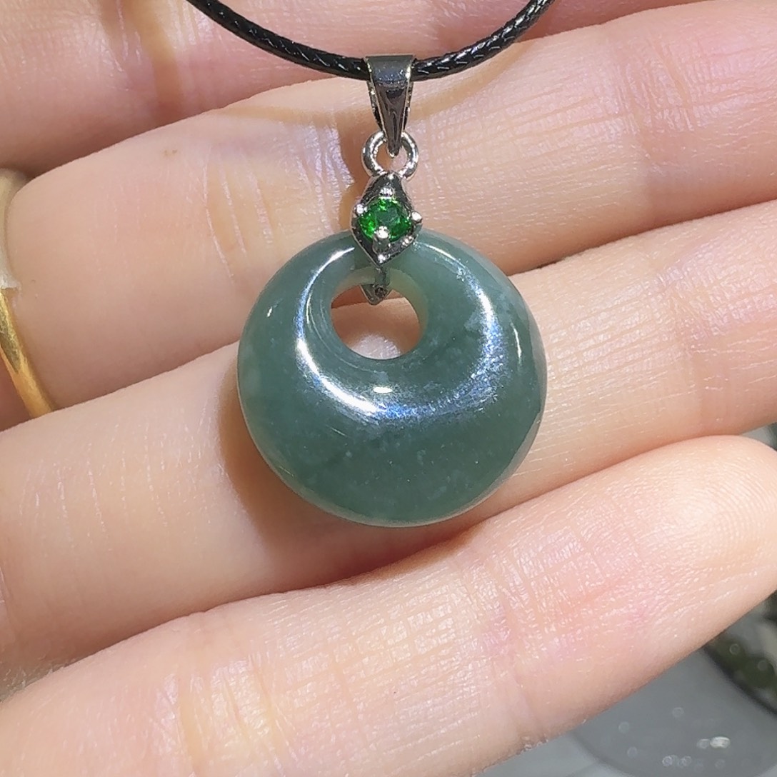 翡翠未镶嵌颈饰0003