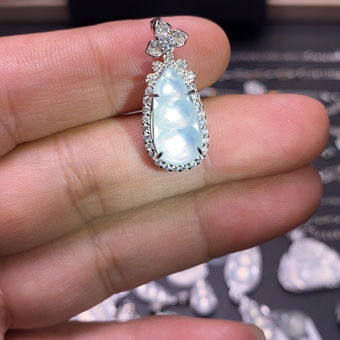 翡翠银S925镶嵌颈饰福豆